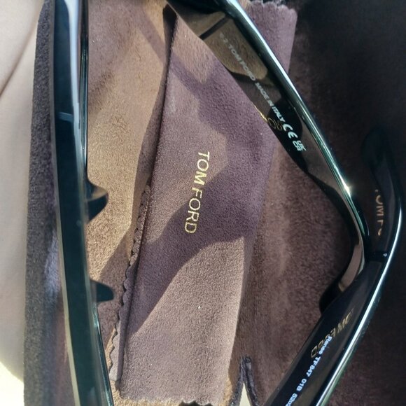 ($500 discounted) TOM FORD (with reciept) RARE Like New Shades - Picture 5 of 9